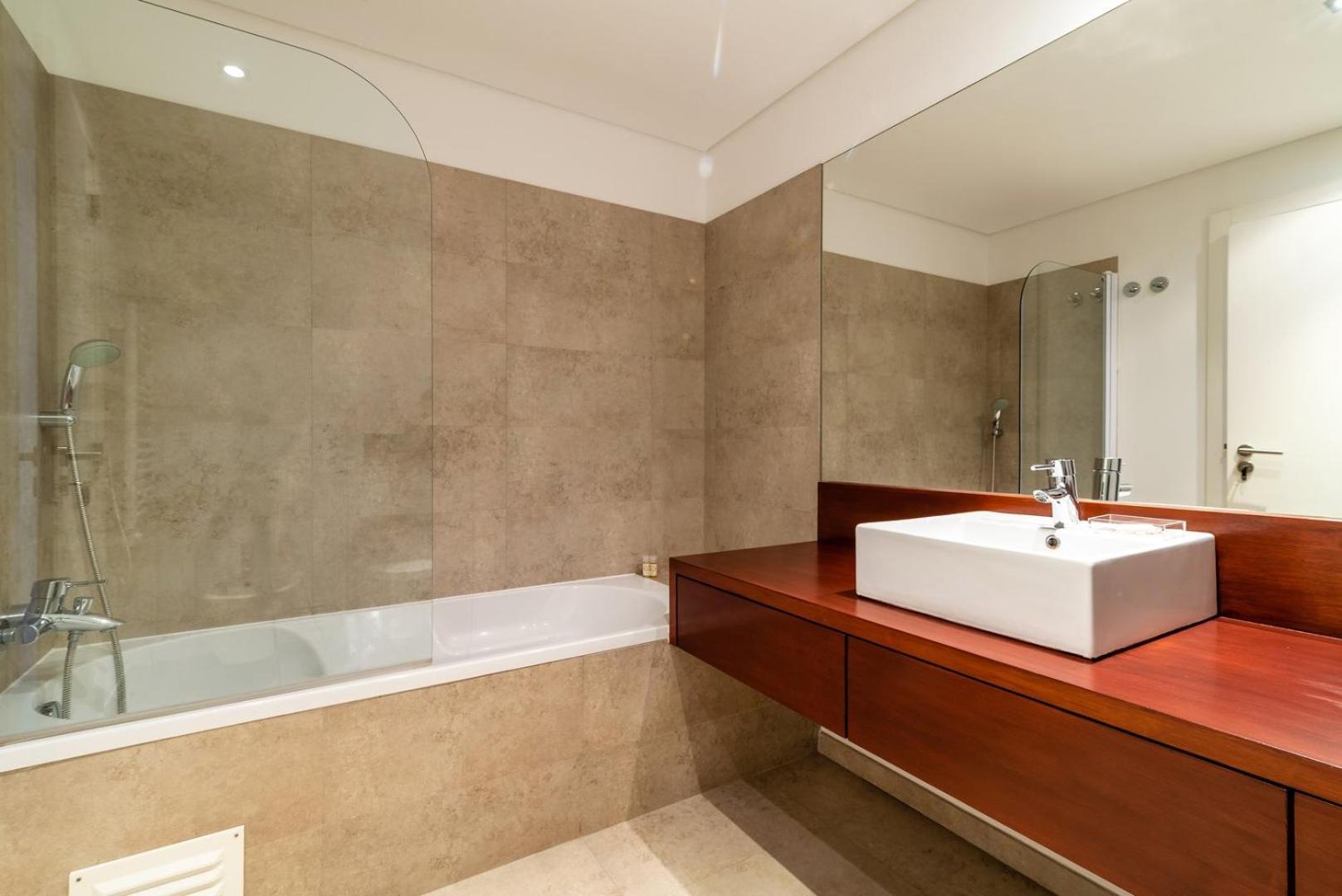 Guestready - Alges Apt With Stunning Rooftop Pool Apartment Exterior photo